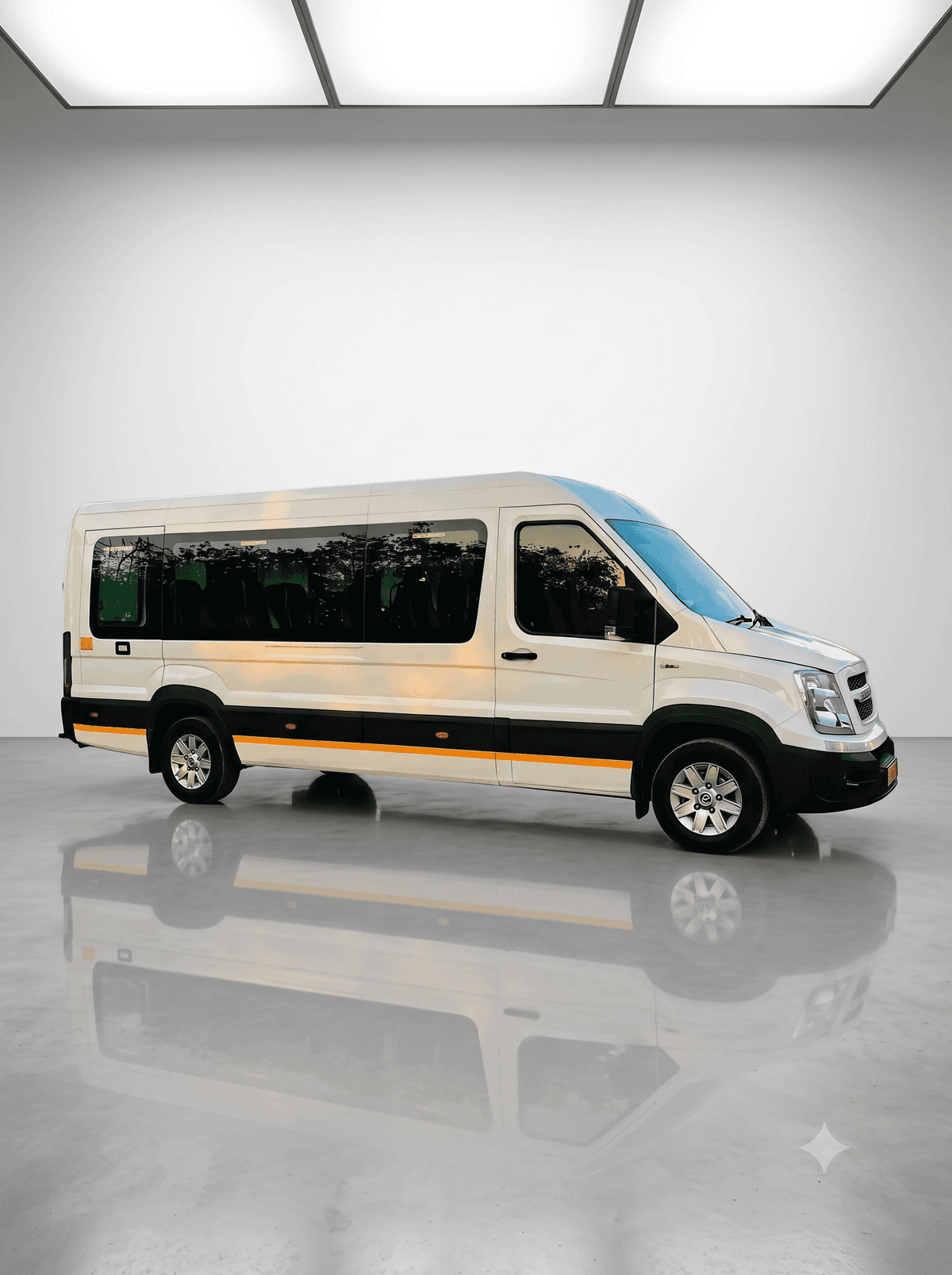 Force Urbania 13 seater